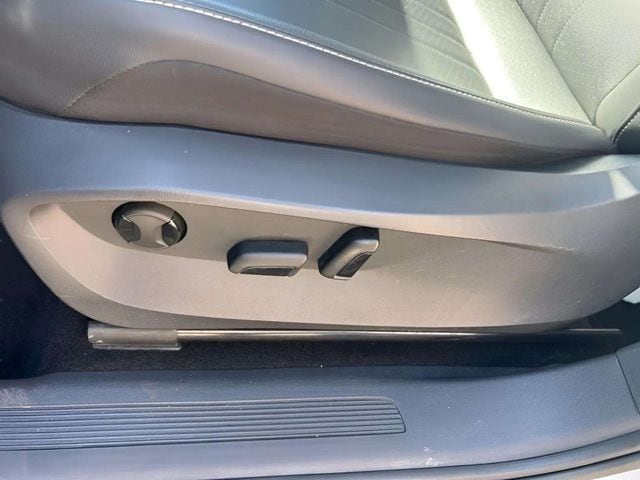 2023 Volkswagen Tiguan 2.0T SE's photo