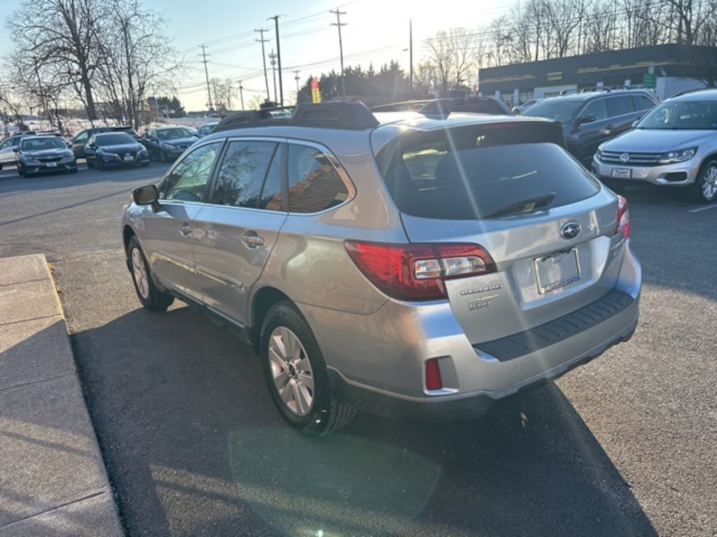 Used 2017 Subaru Outback 2.5i Premium with SUV