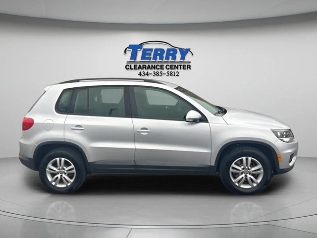 2017 Volkswagen Tiguan S's photo