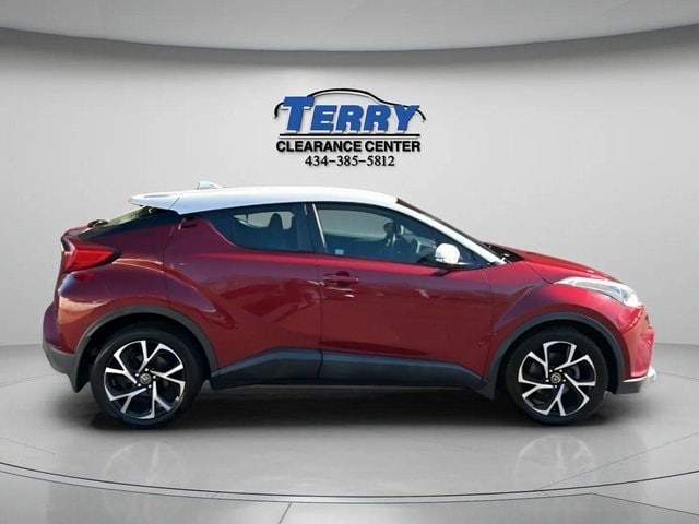 2018 Toyota C-HR XLE Premium's photo