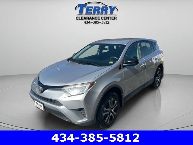 2018 Toyota RAV4 LE photo 3