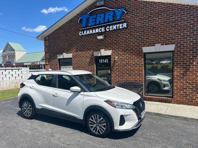 2022 Nissan Kicks SV