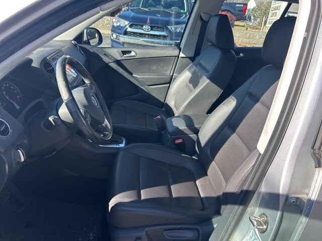 2017 Volkswagen Tiguan S photo 3