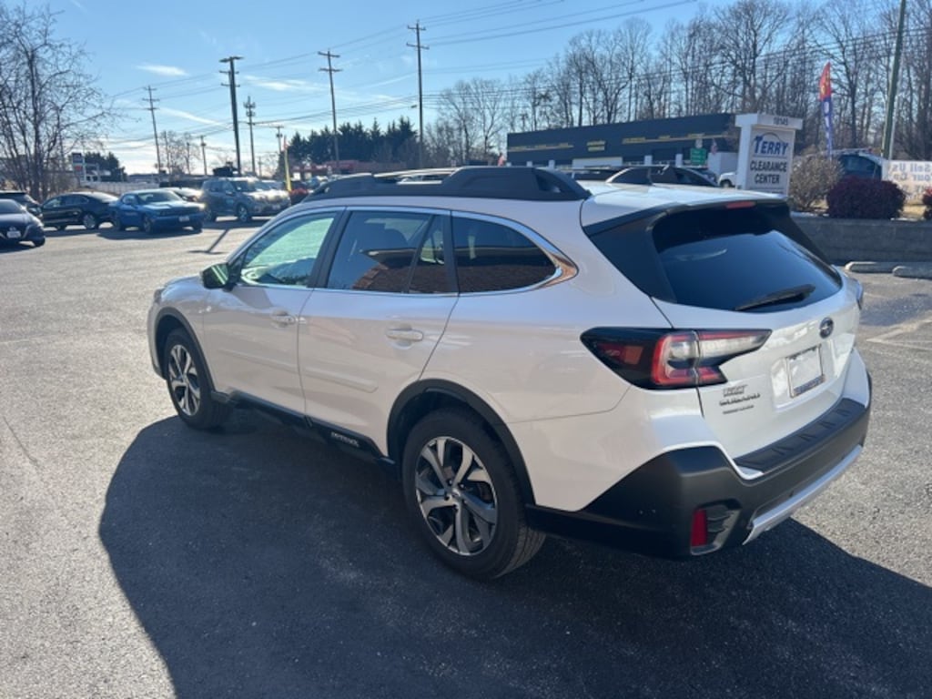 Used 2022 Subaru Outback Limited SUV