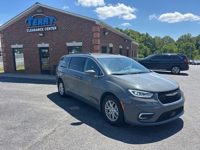 2022 Chrysler Pacifica Touring L's photo