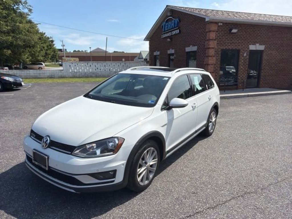 Used 2017 Volkswagen Golf Alltrack TSI SE 4MOTION Wagon