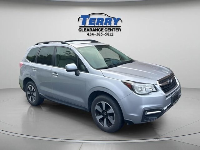2017 Subaru Forester 2.5i Premium photo 2