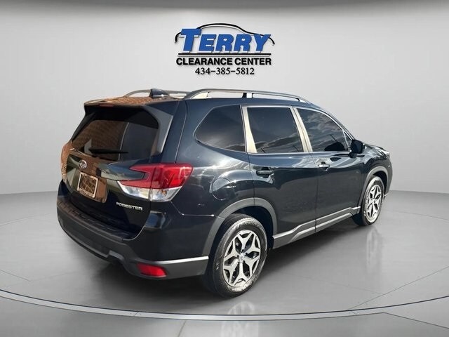 2021 Subaru Forester Premium photo 4
