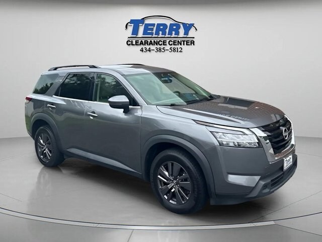 2022 Nissan Pathfinder SV photo 2