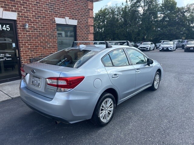2017 Subaru Impreza 2.0i Premium photo 4