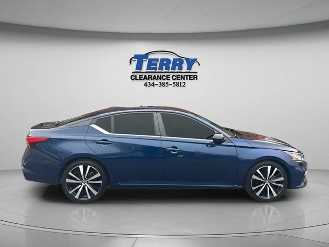 2021 Nissan Altima SR's photo