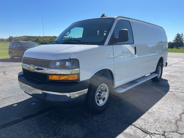 2024 Chevrolet Express 2500 Work Van Cargo photo 3