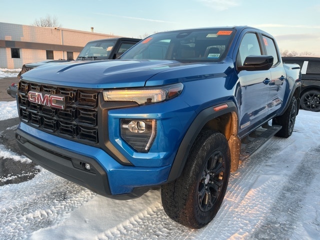 2023 GMC Canyon Elevation's photo