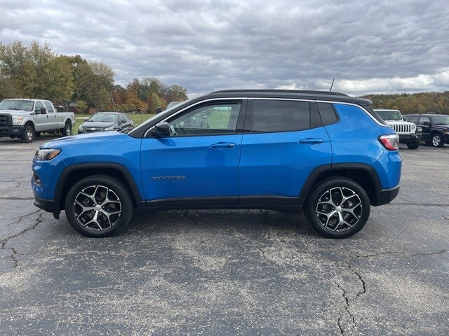 2024 Jeep Compass Limited photo 2