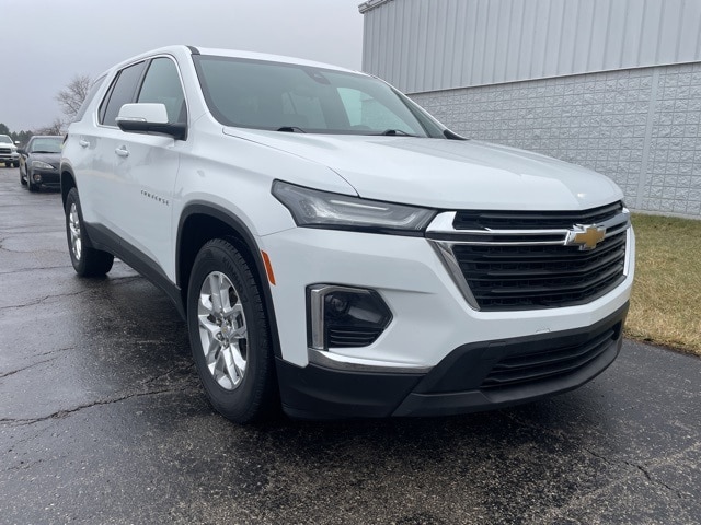 2023 Chevrolet Traverse LS's photo