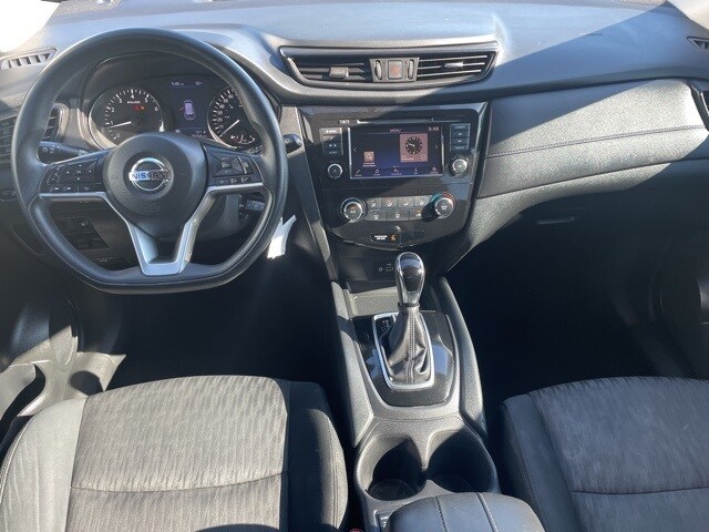 2018 Nissan Rogue SV photo 3