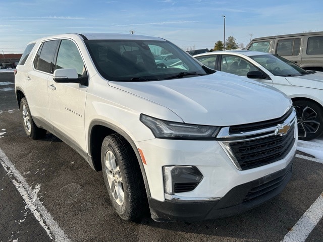 2023 Chevrolet Traverse LS's photo