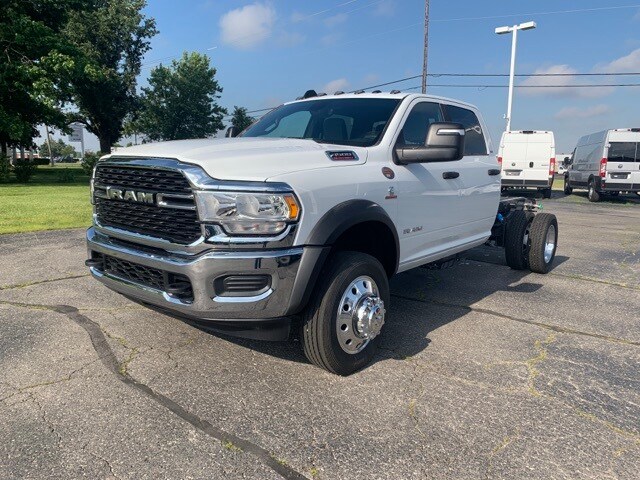 2024 Ram 4500 SLT photo 3