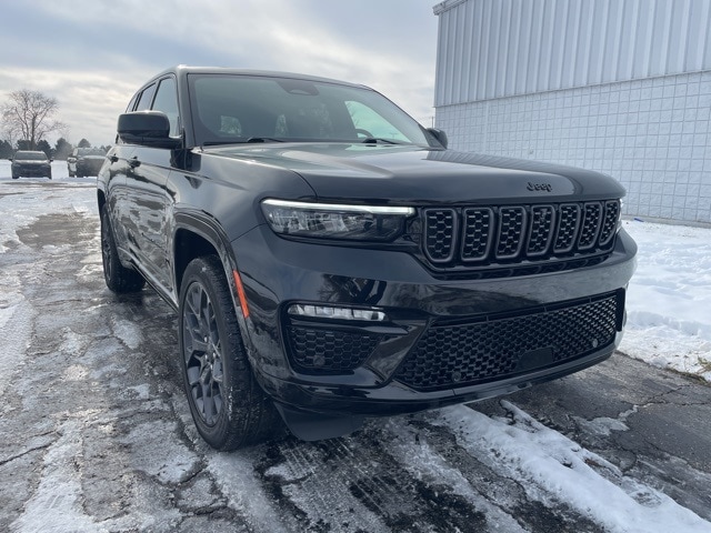 2024 Jeep Grand Cherokee Summit Reserve's photo