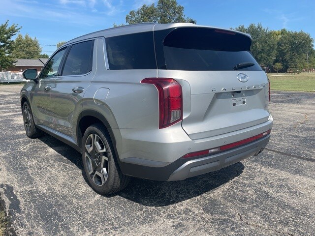 2024 Hyundai Palisade SEL photo 2