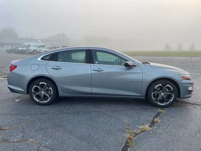 2024 Chevrolet Malibu 1LT photo 4