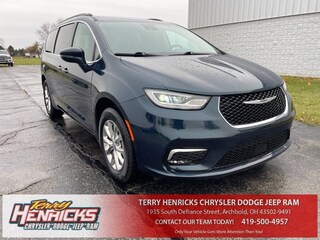 2022 Chrysler Pacifica Touring L Minivan/Van in Archbold, OH
