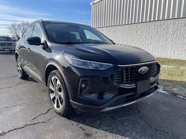 2024 Ford Escape Platinum's photo