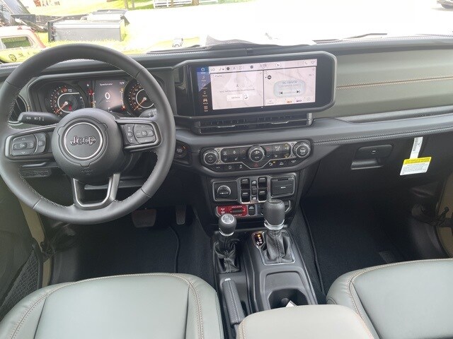 2025 Jeep Gladiator Mojave photo 3