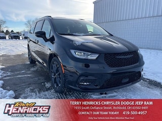 2026 Chrysler Pacifica SELECT Passenger Van in Archbold, OH