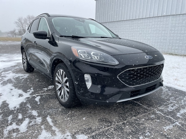 2021 Ford Escape Titanium's photo
