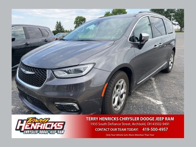 2023 Chrysler Pacifica's photo