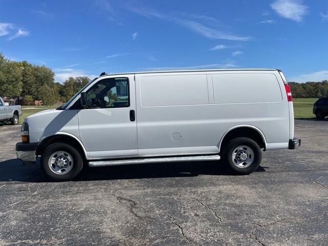 2024 Chevrolet Express 2500 Work Van Cargo photo 3