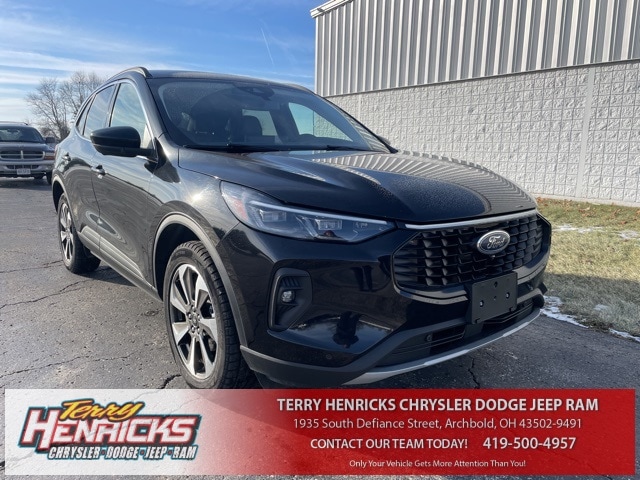 2024 Ford Escape Platinum's photo