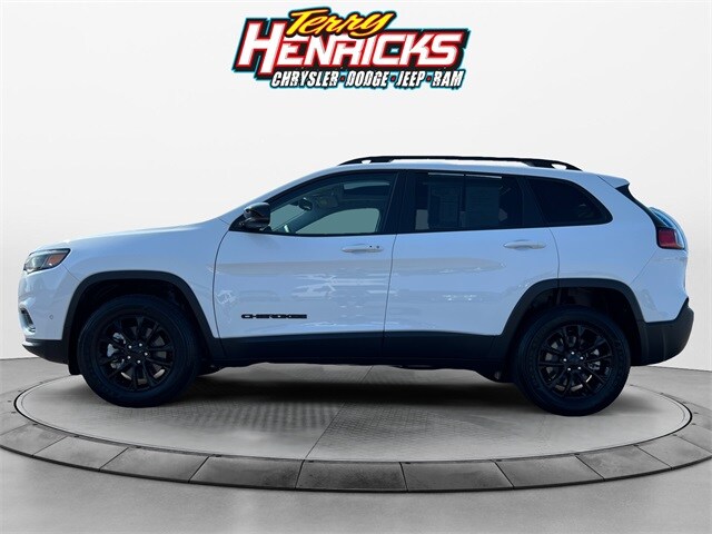 Used 2023 Jeep Cherokee Altitude Lux with VIN 1C4PJMMB9PD103953 for sale in Archbold, OH