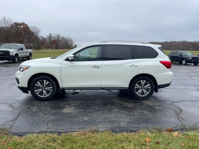 2020 Nissan Pathfinder SL photo 3