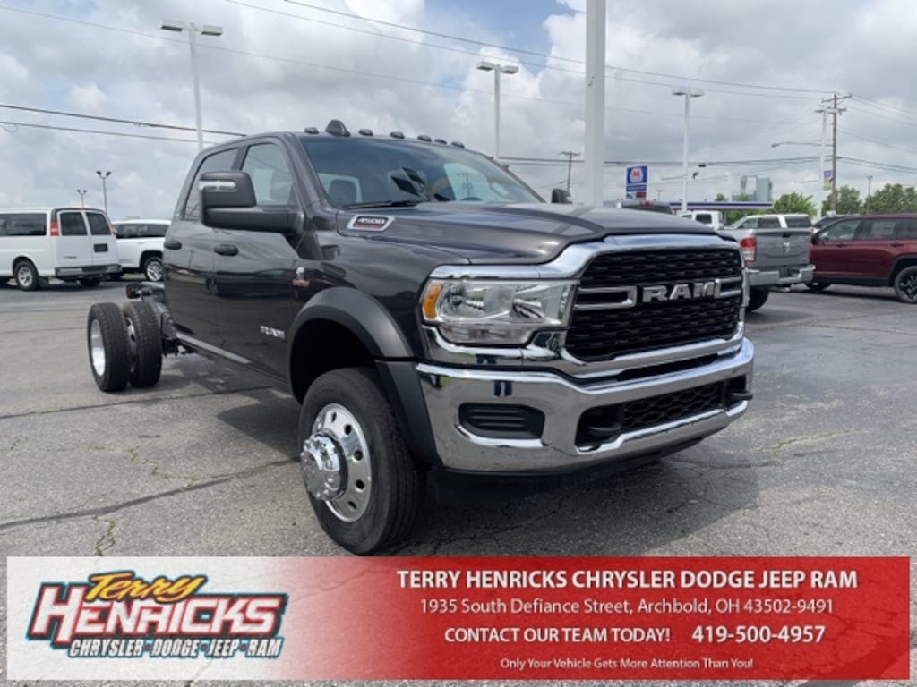 New 2024 Ram 4500 Chassis Cab 4500 SLT CHASSIS CREW CAB 4X4 60' CA Pickup