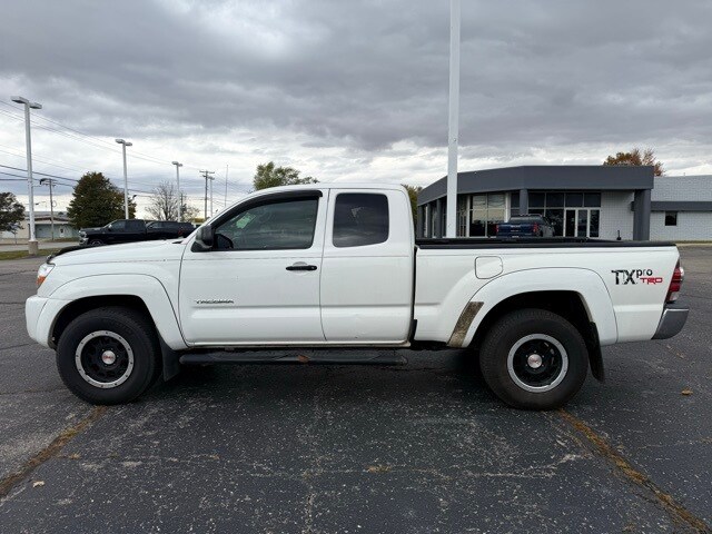 2011 Toyota Tacoma Base photo 4