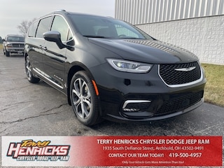 New 2026 Chrysler Pacifica PINNACLE Passenger Van in Archbold, OH