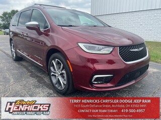 2021 Chrysler Pacifica Pinnacle Minivan/Van in Archbold, OH