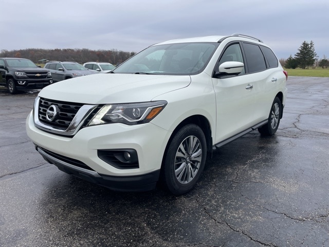 2020 Nissan Pathfinder SL photo 2