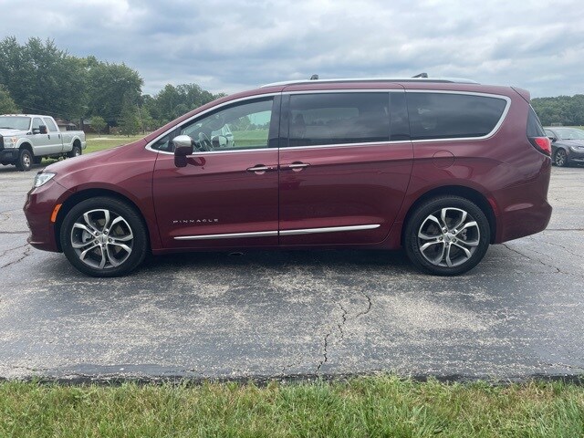 2021 Chrysler Pacifica Pinnacle photo 4