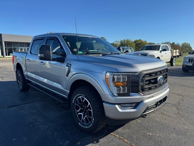 2023 Ford F-150 XLT photo 3