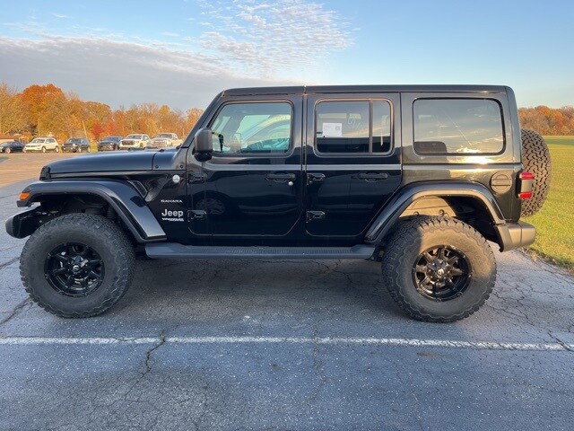 2019 Jeep Wrangler Unlimited Sahara photo 2