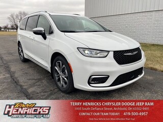 2026 Chrysler Pacifica PINNACLE Passenger Van in Archbold, OH