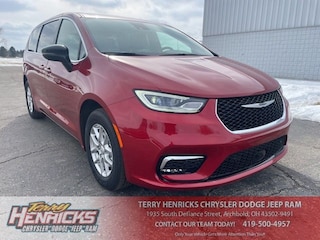 2026 Chrysler Pacifica SELECT Passenger Van in Archbold, OH