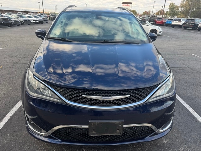 Used 2017 Chrysler Pacifica Touring-L with VIN 2C4RC1BG3HR623368 for sale in Archbold, OH