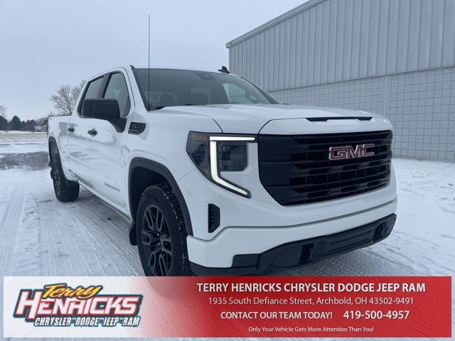 2023 GMC Sierra 1500 Pro's photo