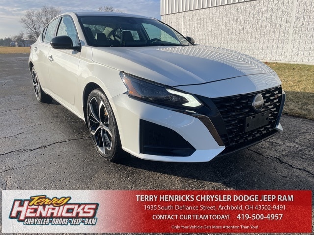 2024 Nissan Altima SR's photo