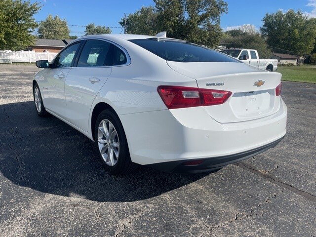 2024 Chevrolet Malibu 1LT photo 2