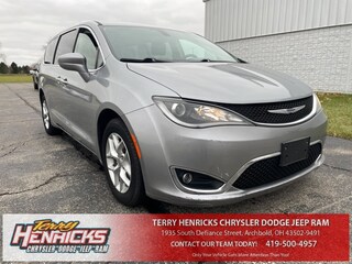 2020 Chrysler Pacifica Touring Minivan/Van in Archbold, OH